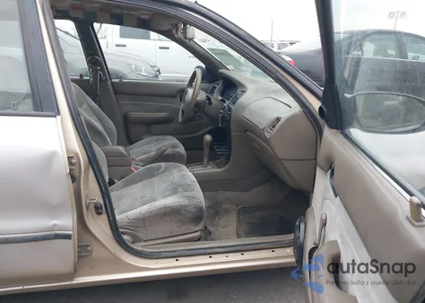 1996 Geo Prizm Lsi z USA, uszkodzony, nr VIN 1Y1SK528XTZ048894